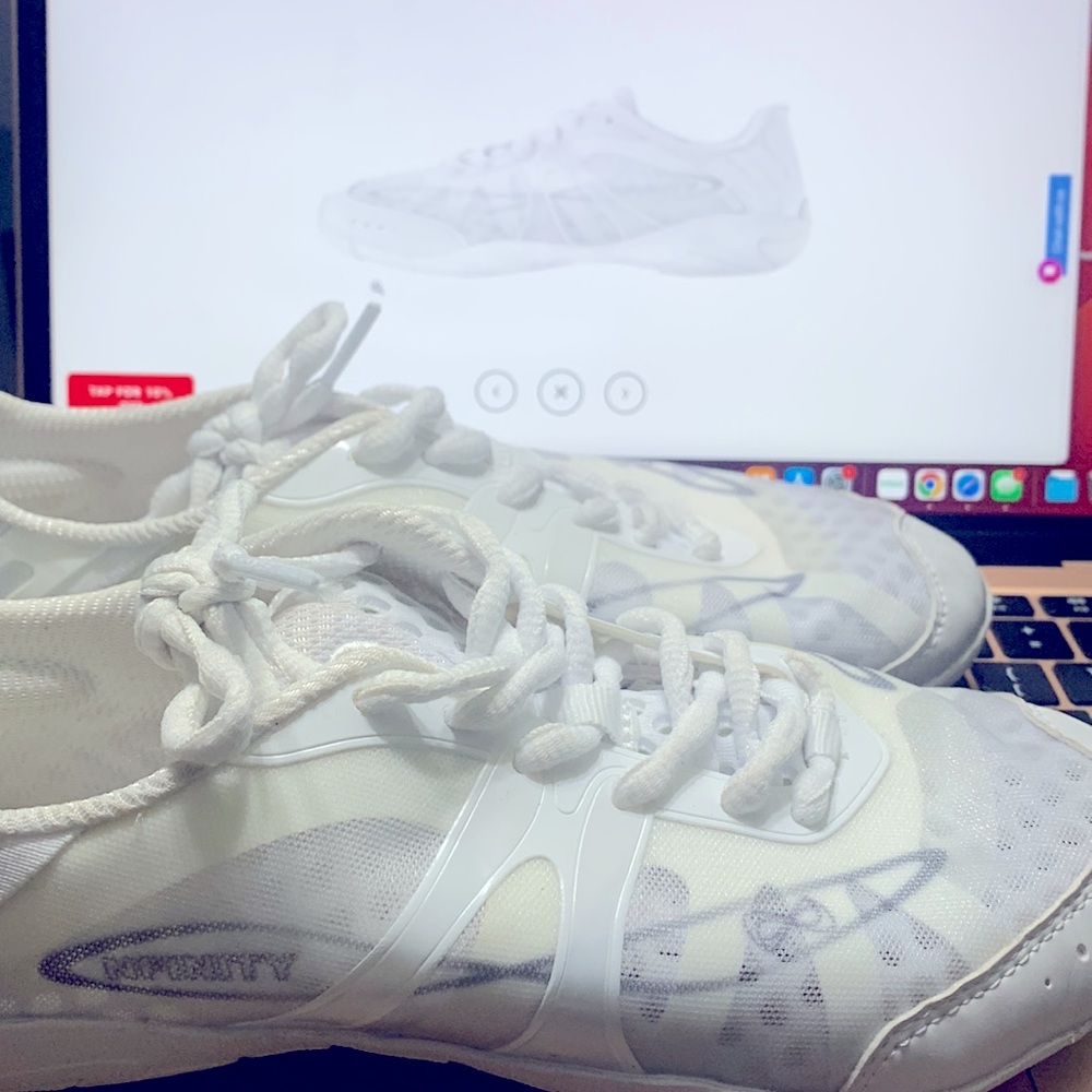 Nfinity Vengeance Cheer shoe